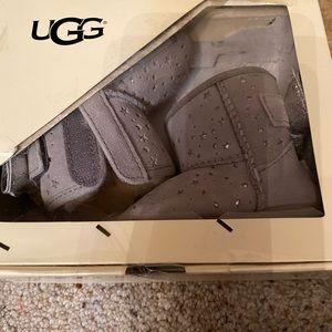 Baby uggs. Jesse Bows